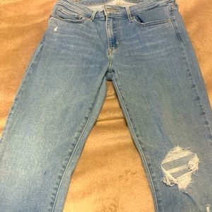 Womens Levis 711 Skinny jeans.